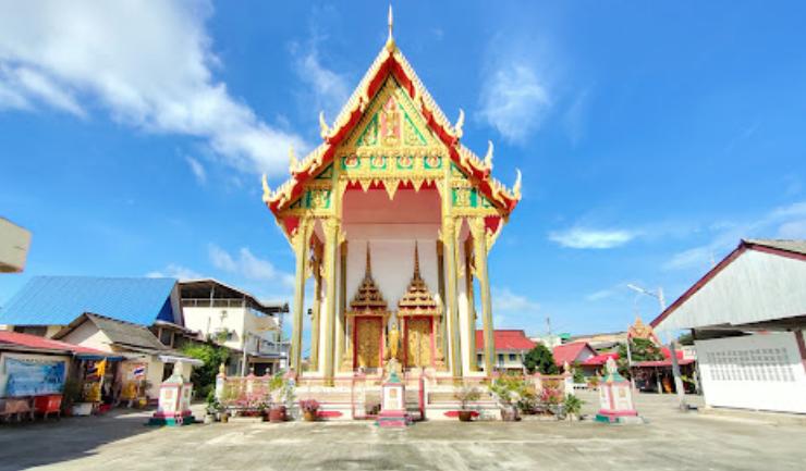 The exterior view of the Wat Phra Yok Temple in Surat Thani