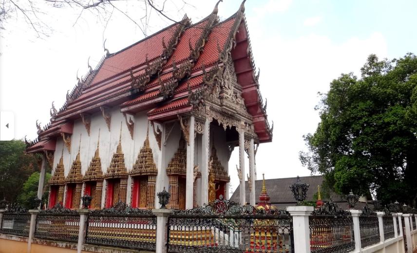 The exterior view of the Wat Sarawanaram in Surat Thani