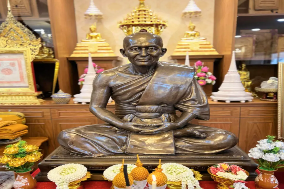 The statue of Reverend Father Phra Dhammathirarajmahamuni at Wat Rakhangkhositaram in Bangkok