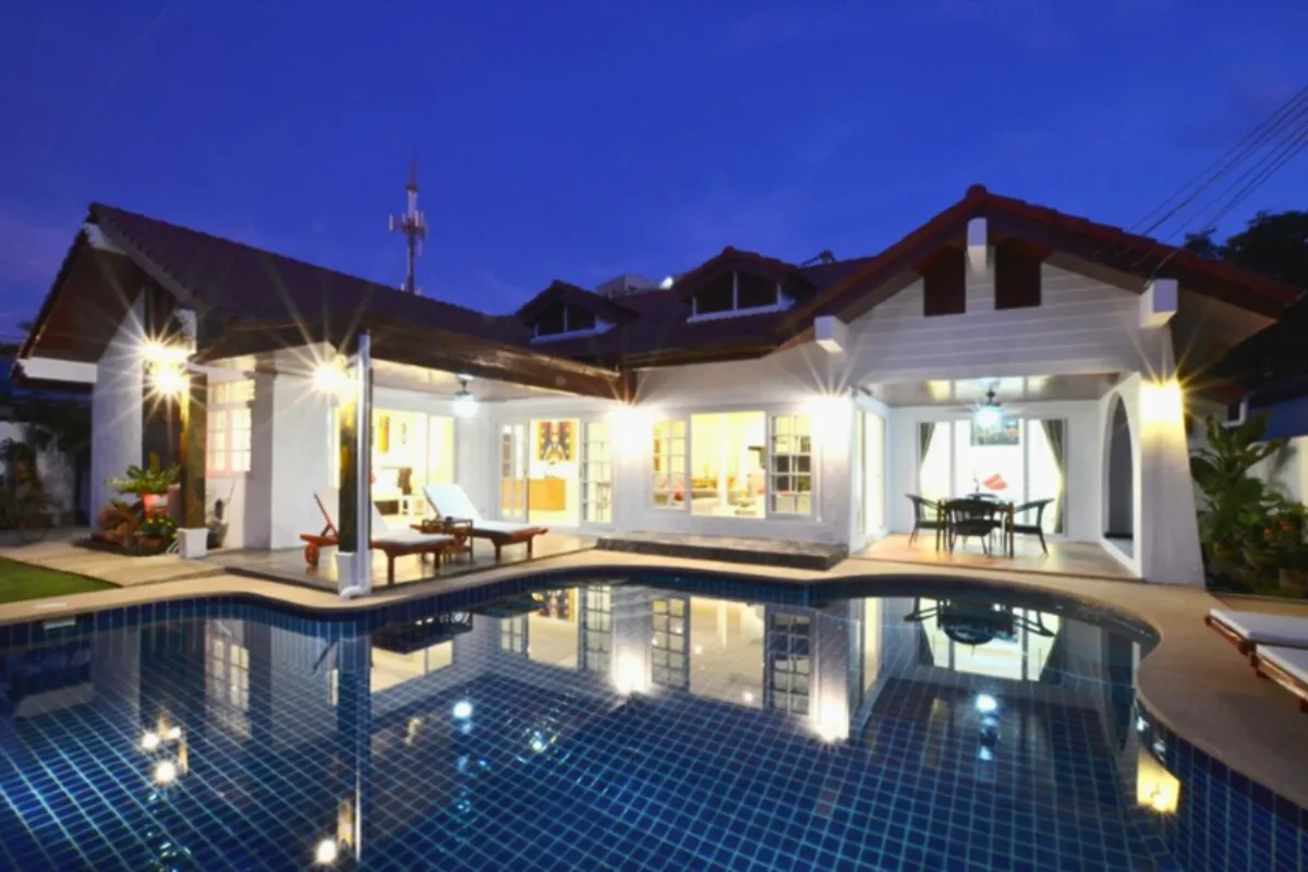 A view at the pool area of Grand Condo Jasmine Villa in Pattaya