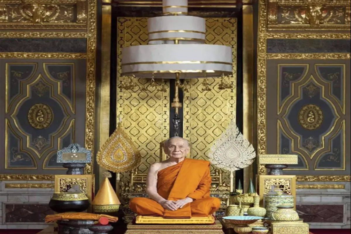 A photo of Somdet Phra Ariyavangsagatayana sitting at the Wat Traimit in Bangkok
